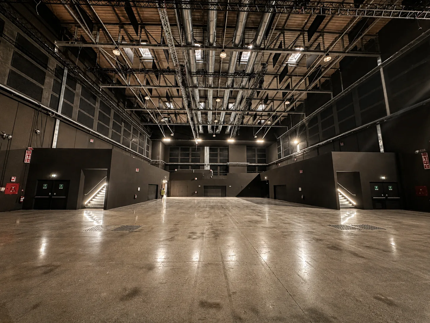 MIND — Interno Big Theatre
