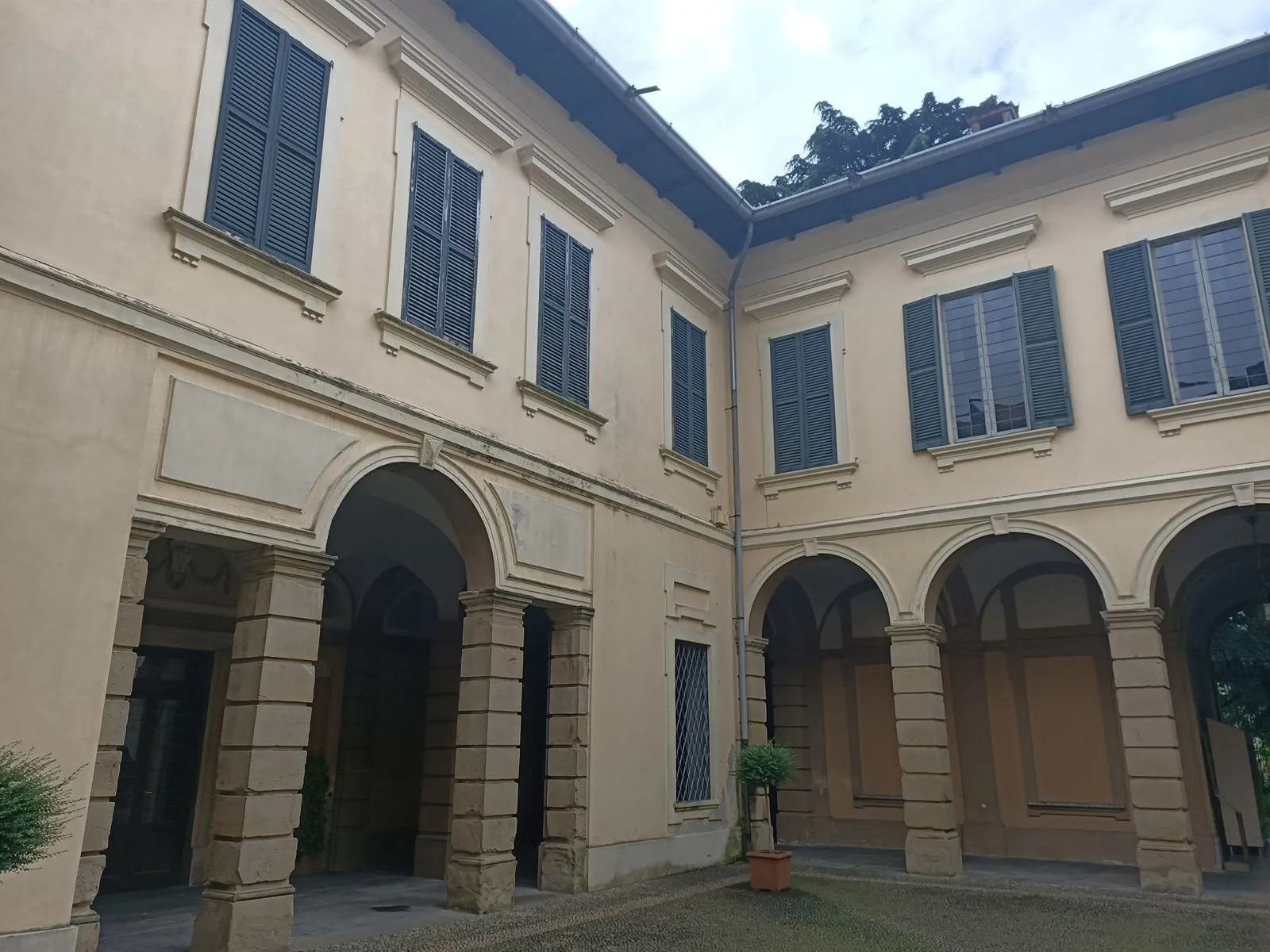 Museo Villa Manzoni — Facciatecorte-primadellintervento