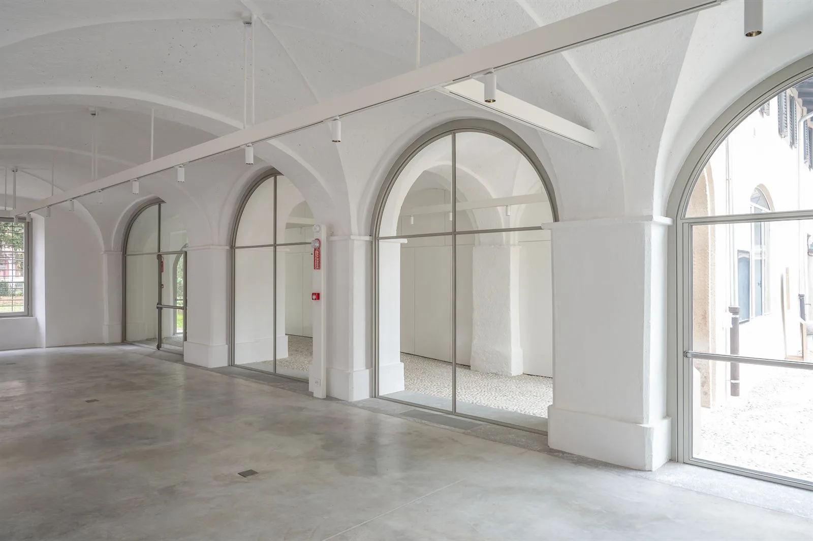 Museo Villa Manzoni — Interno Rustici - serramenti