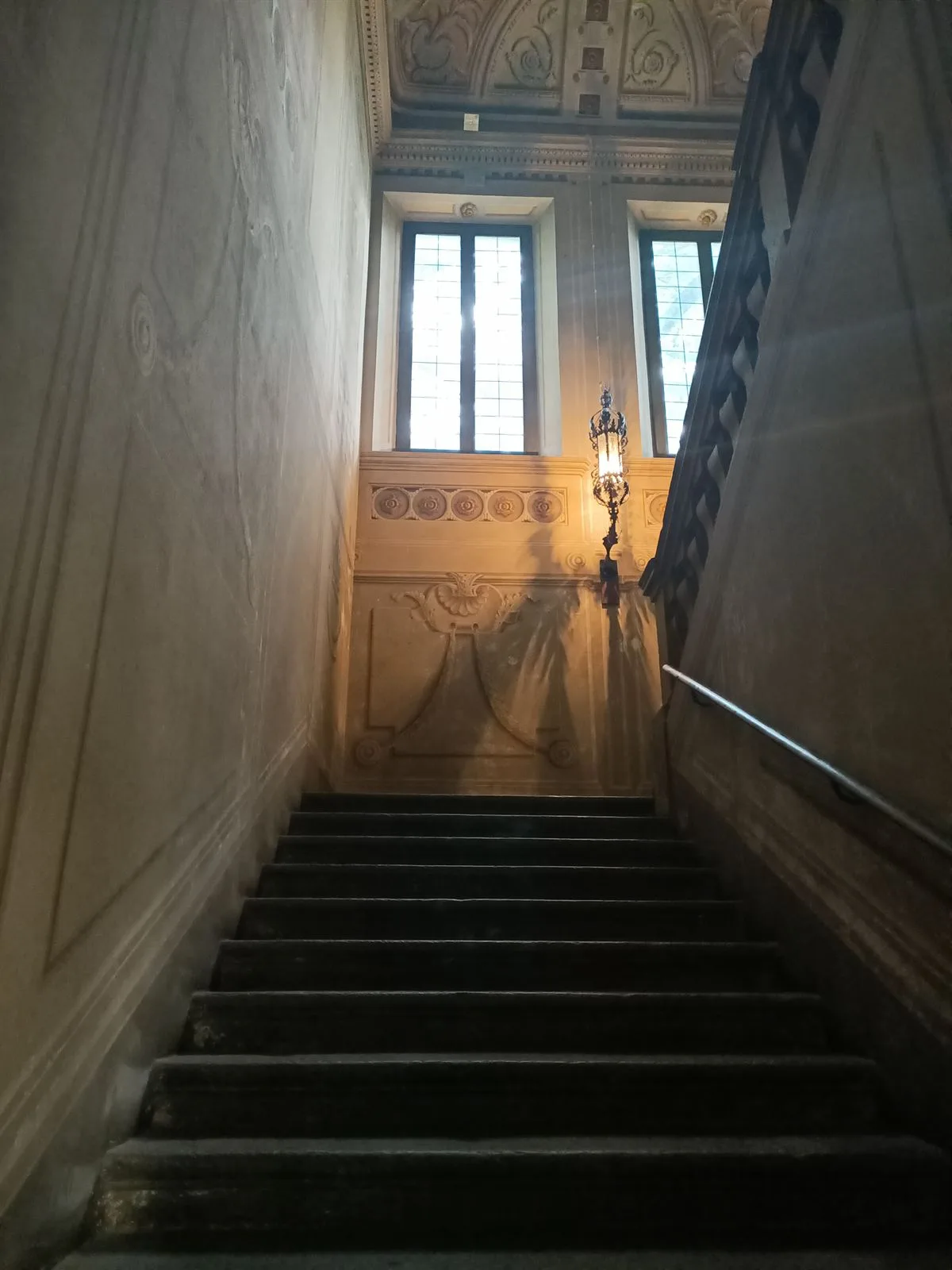 Museo Villa Manzoni — Scala monumentale - prima dell'intervento