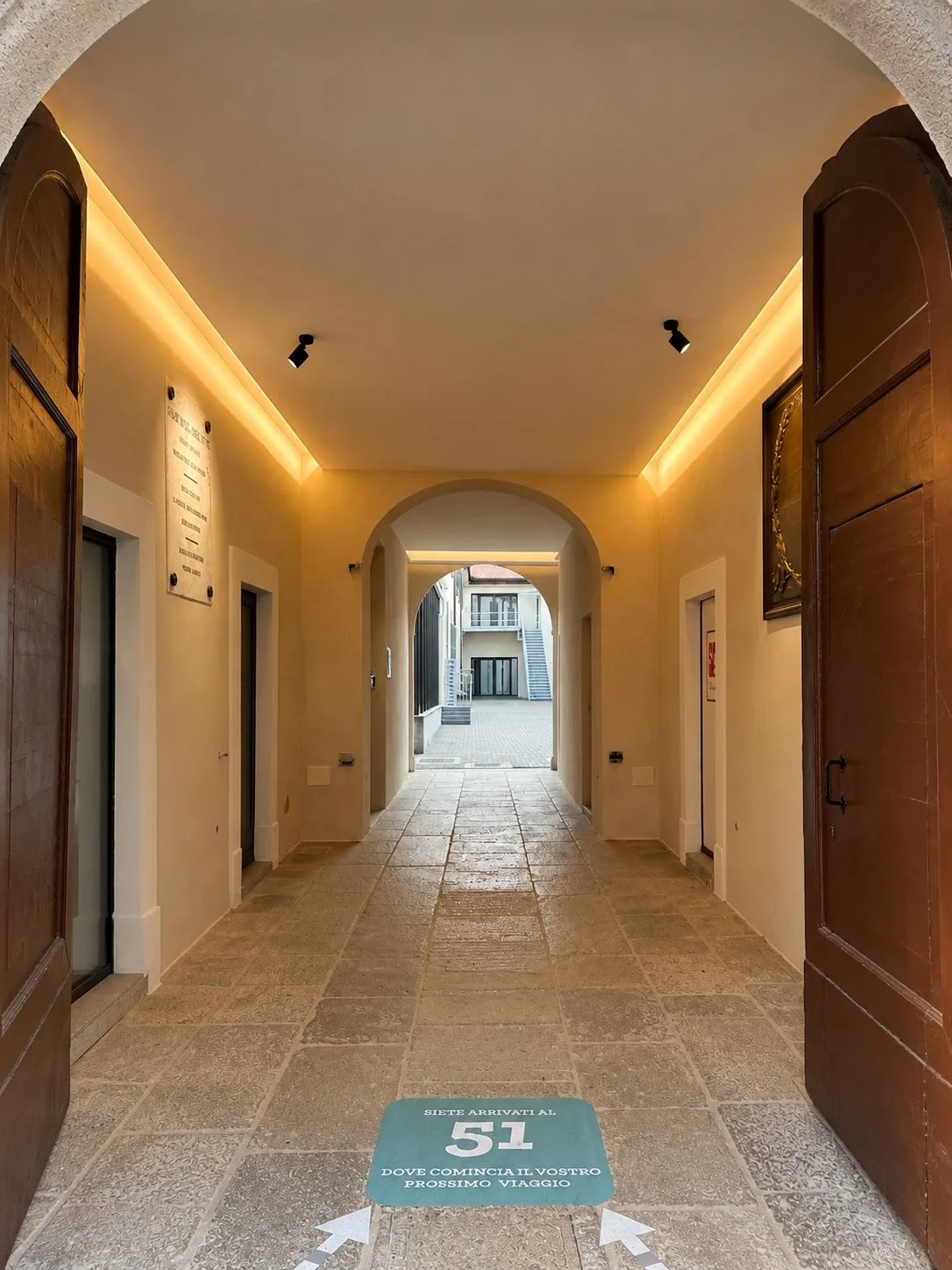 Palazzo Ghislanzoni — Particolare ingresso