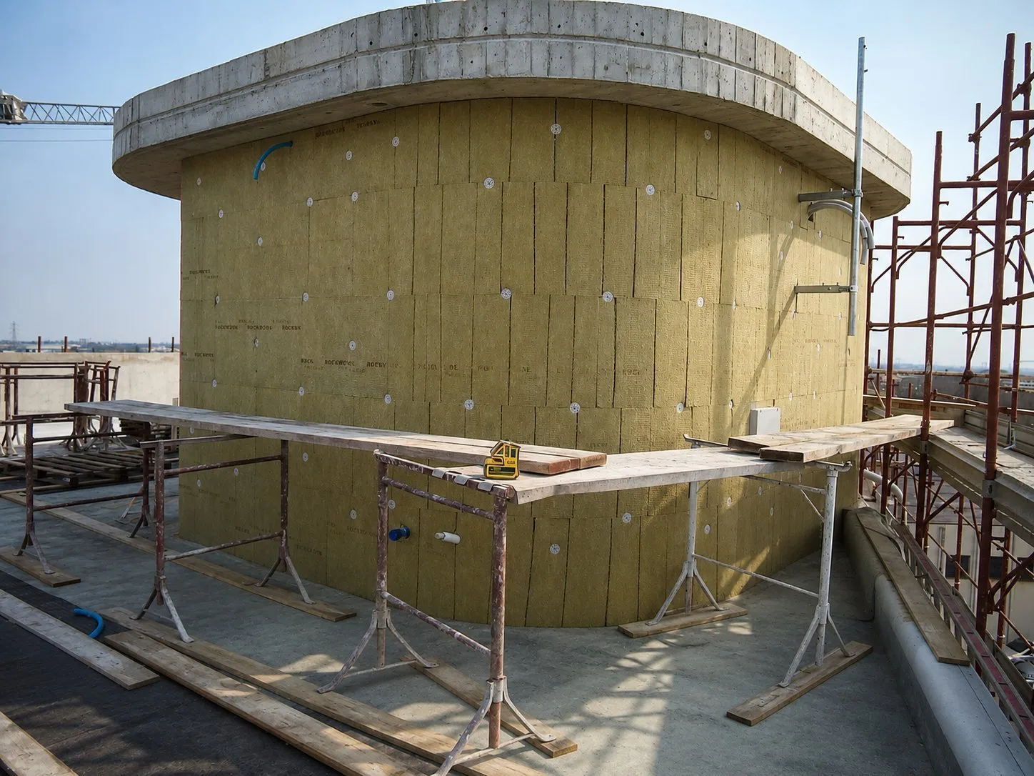 Sede Gimeco — Particolare corpo tecnico