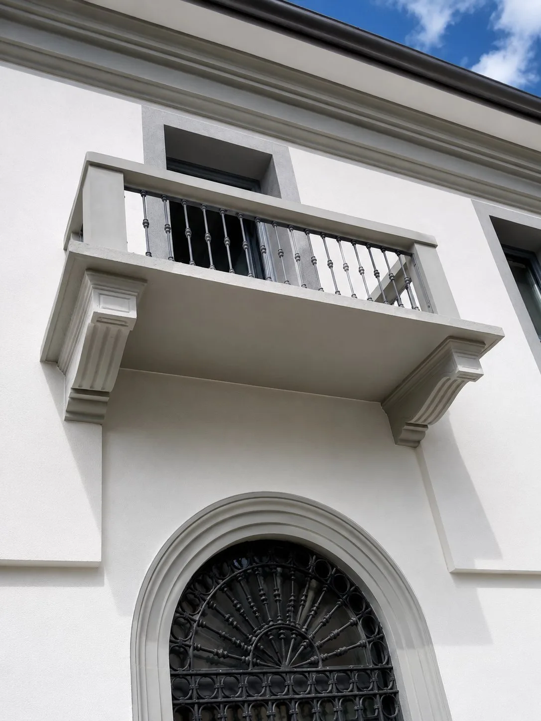 Viale Monza — Particolare balcone