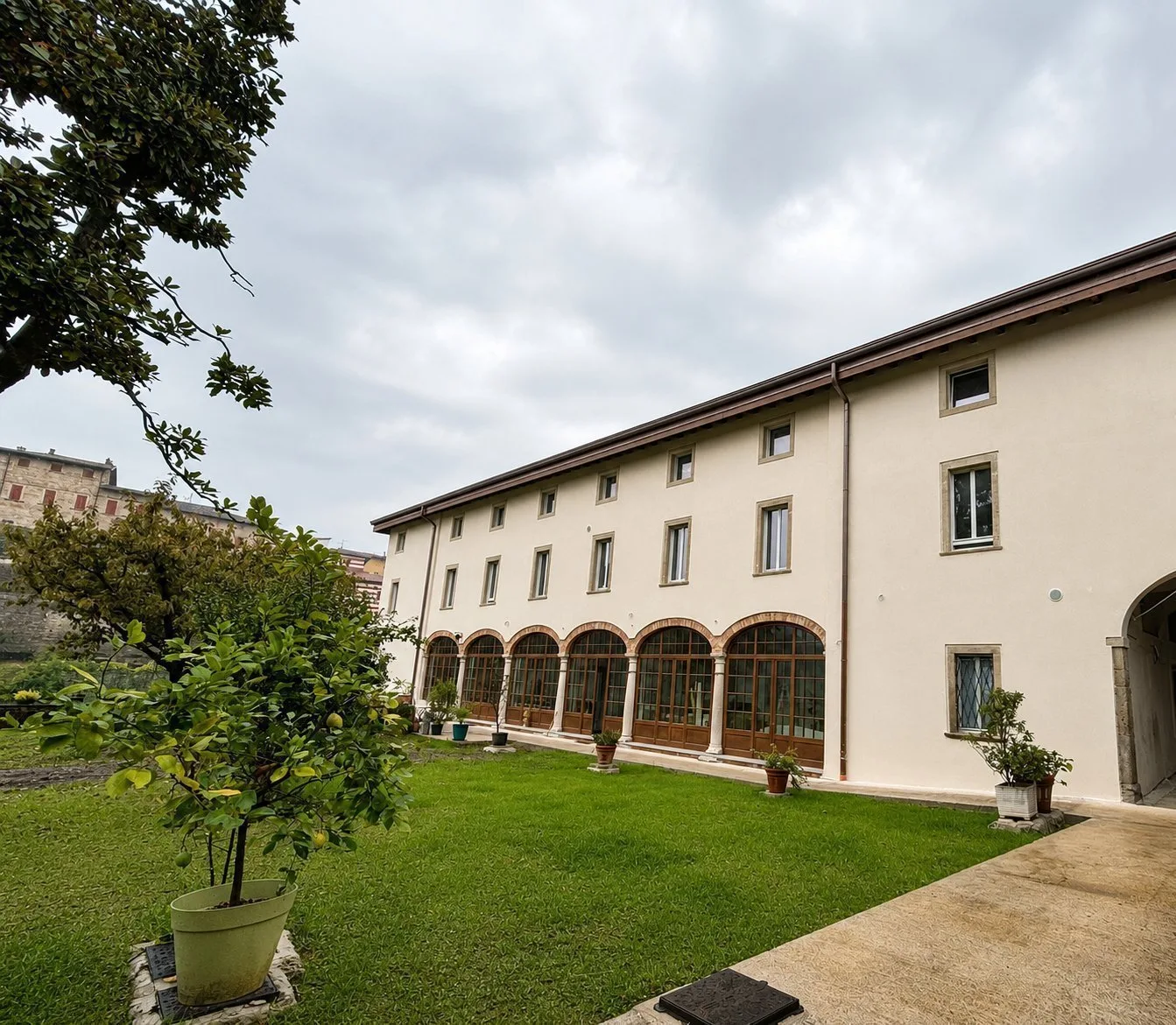Villa lungo il Brembo — Facciata nord completata